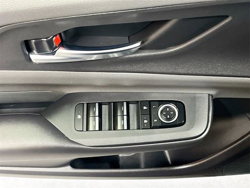 Used 2023 Toyota Prius XLE image 18