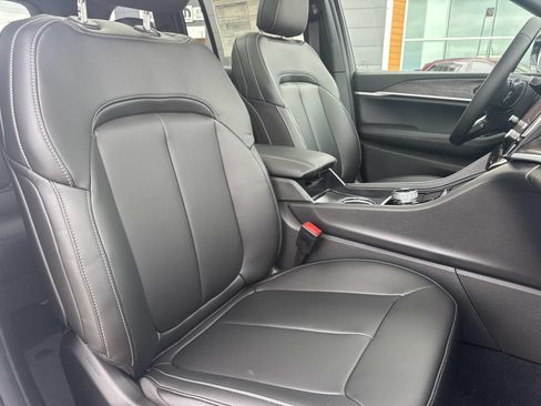 New 2026 Jeep Grand Cherokee Limited w/ Limited Altitude Package RWD image 12