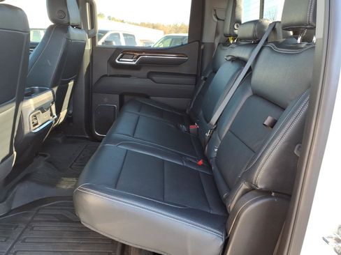 Used 2024 GMC Sierra 1500 Elevation w/ Preferred Package image 9