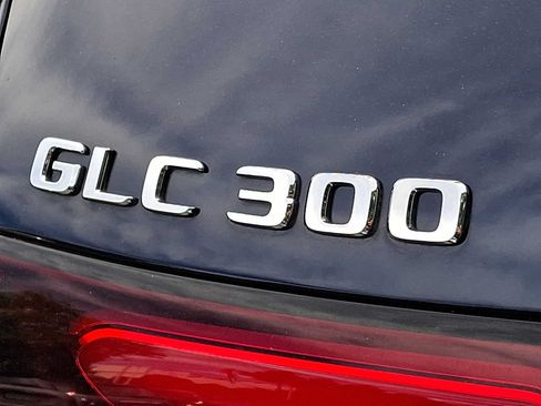 Used 2024 Mercedes-Benz GLC 300 4MATIC image 28
