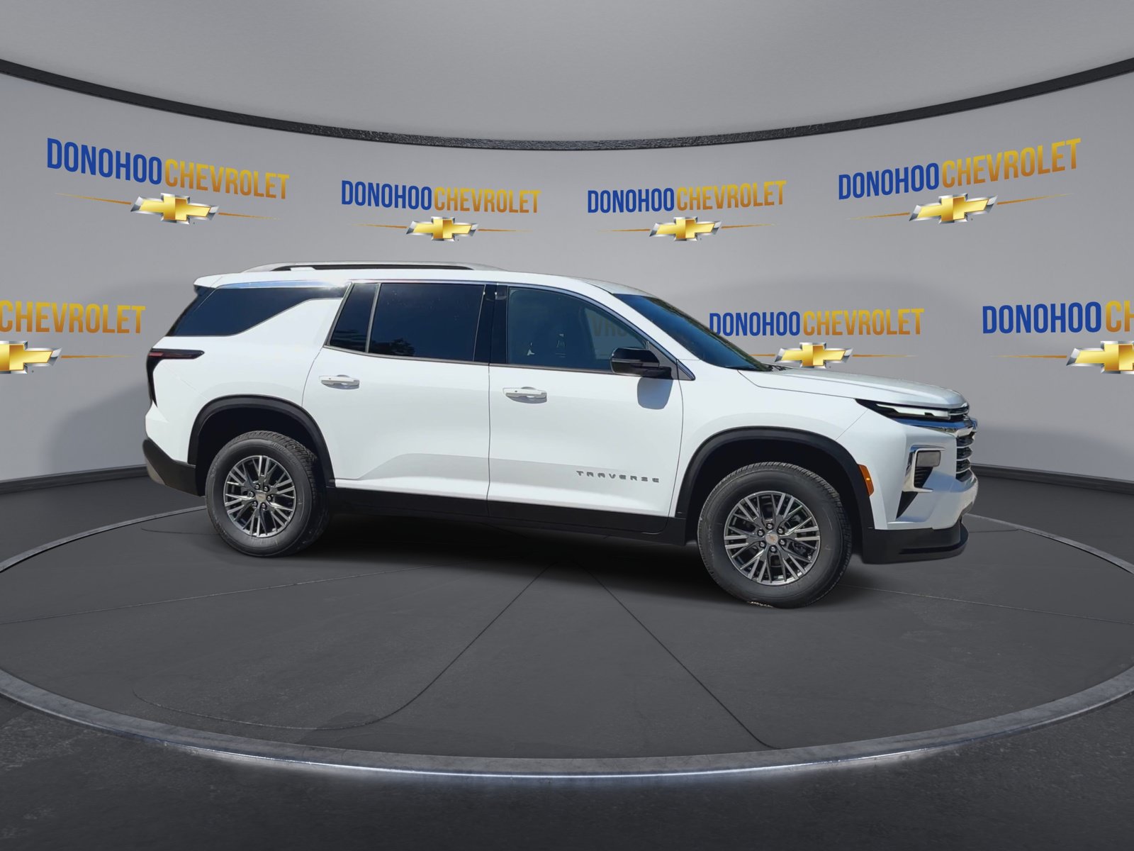 New 2027 Chevrolet Traverse LT FWD image 5