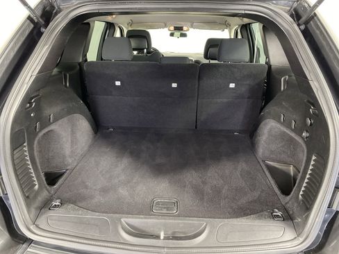 Used 2011 Jeep Grand Cherokee Laredo AWD/4WD image 28