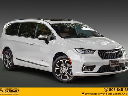 New 2026 Chrysler Pacifica Pinnacle w/ Trailer Tow Group