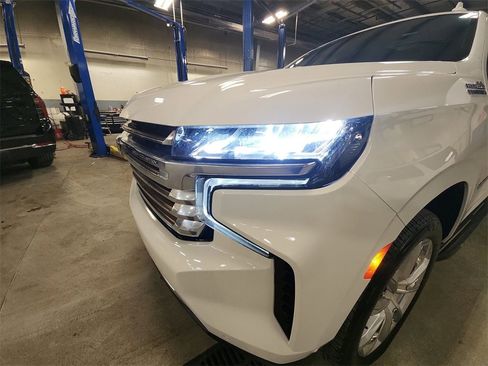 Certified 2024 Chevrolet Suburban High Country w/ Advanced Technology Package image 29