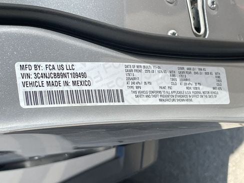 Used 2022 Jeep Compass Latitude FWD image 28