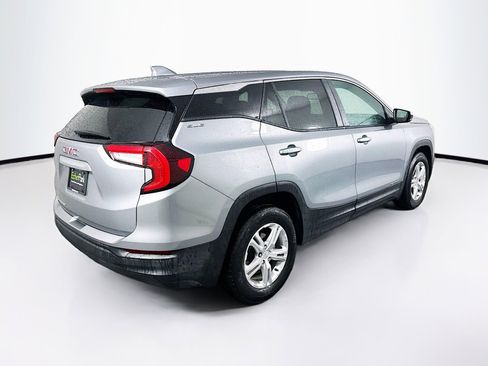 Used 2024 GMC Terrain SLE image 9