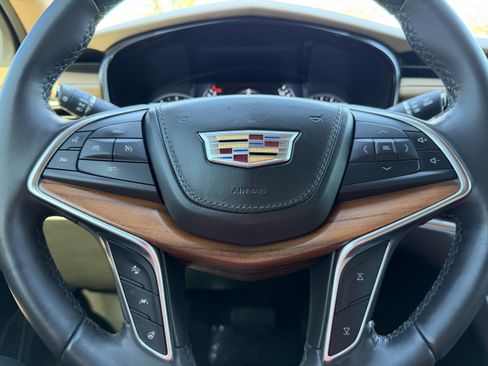 Used 2018 Cadillac XT5 Platinum w/ Driver Assist Package image 28