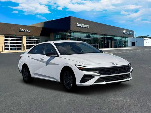 New 2026 Hyundai Elantra Sport FWD image 11