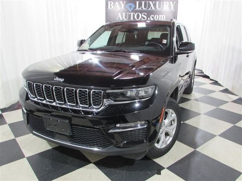 Used 2023 Jeep Grand Cherokee Limited AWD/4WD image 2