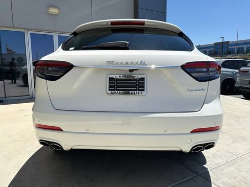 Certified 2023 Maserati Levante GT AWD/4WD image 7