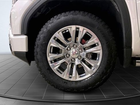 Used 2025 GMC Sierra 1500 Denali image 9