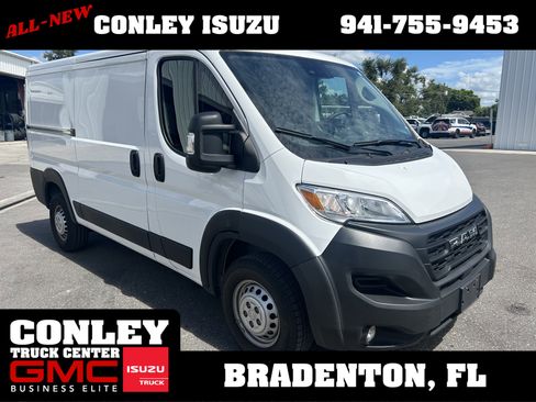 Used 2025 RAM ProMaster 2500 w/ Convenience Group image 3