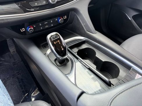 Used 2018 Buick Enclave Essence FWD image 26