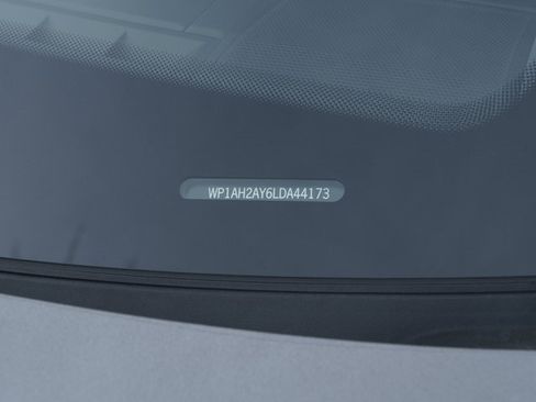 Certified 2020 Porsche Cayenne Turbo S image 31