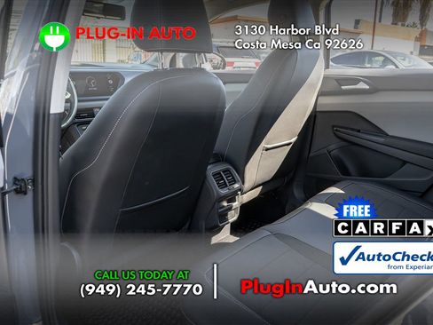 Used 2022 Volkswagen Taos SE w/ Panoramic Sunroof Package AWD/4WD image 9