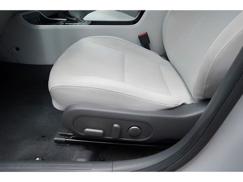 Used 2024 Hyundai Kona SEL FWD image 9