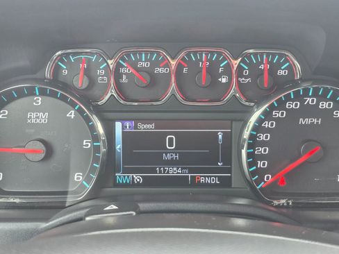 Used 2018 Chevrolet Silverado 1500 LT AWD/4WD image 8