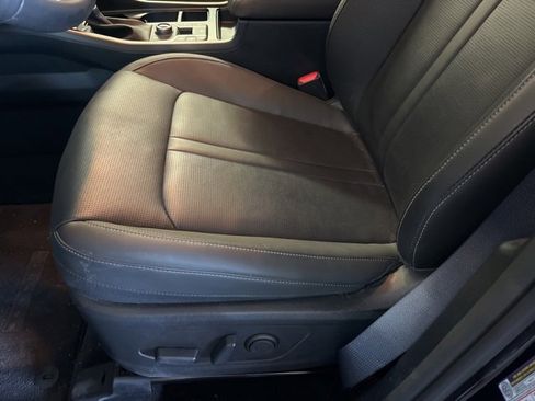 Used 2025 Kia Sorento EX image 8