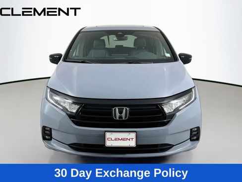 Used 2024 Honda Odyssey Sport image 3