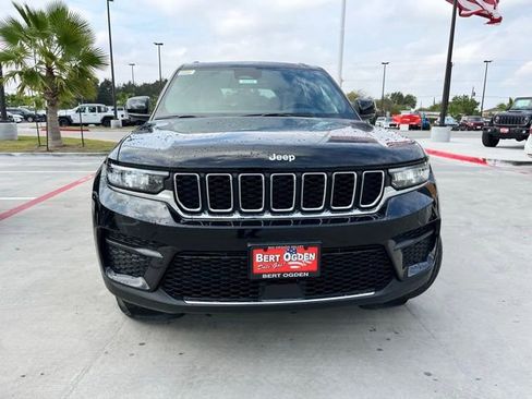 New 2025 Jeep Grand Cherokee Laredo X w/ Luxury Tech Group I image 2