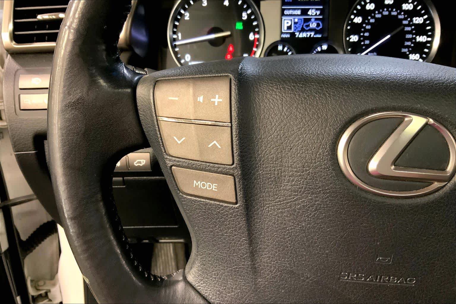 Used 2013 Lexus LX 570 4WD image 24