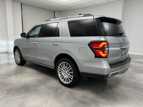 Used 2024 Ford Expedition Limited image 5