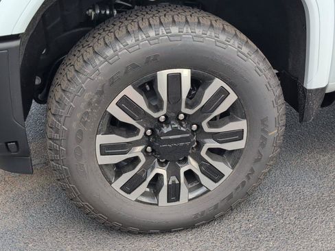 New 2026 GMC Sierra 3500 Denali Ultimate AWD/4WD image 11
