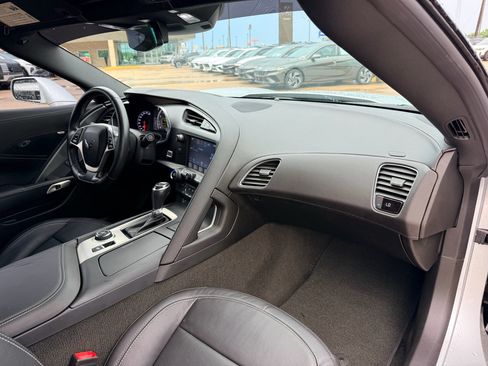 Used 2016 Chevrolet Corvette Stingray Coupe RWD image 19