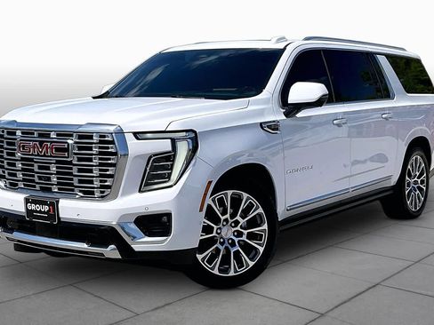 Used 2026 GMC Yukon XL Denali w/ Sun & Power Step Package RWD image 2
