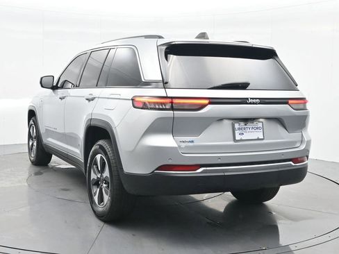 Used 2023 Jeep Grand Cherokee 4WD 4xe image 7