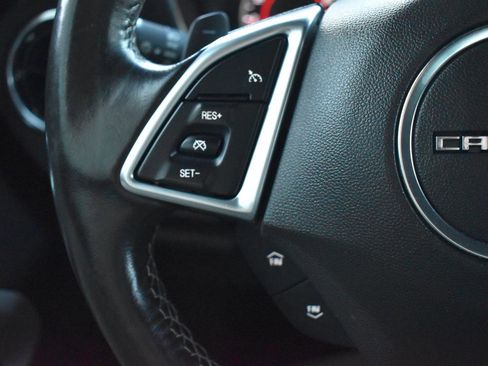 Used 2020 Chevrolet Camaro LT image 25