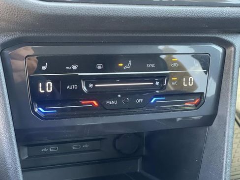 Used 2022 Volkswagen Tiguan SE R-Line image 15