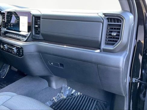 Used 2024 Chevrolet Silverado 1500 LT image 18