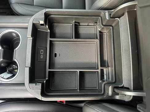 Used 2023 Chevrolet Tahoe Z71 w/ Luxury Package image 21