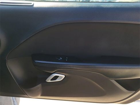 Used 2017 Dodge Challenger R/T image 6