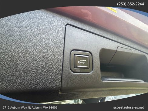 Used 2019 Cadillac XT4 Sport w/ Driver Awareness Package image 33