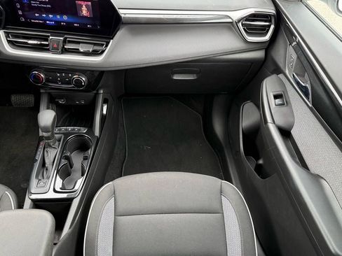 Used 2025 Chevrolet TrailBlazer LT image 14