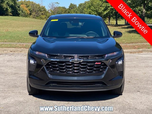 Used 2024 Chevrolet Trax RS w/ Driver Confidence Package FWD image 2