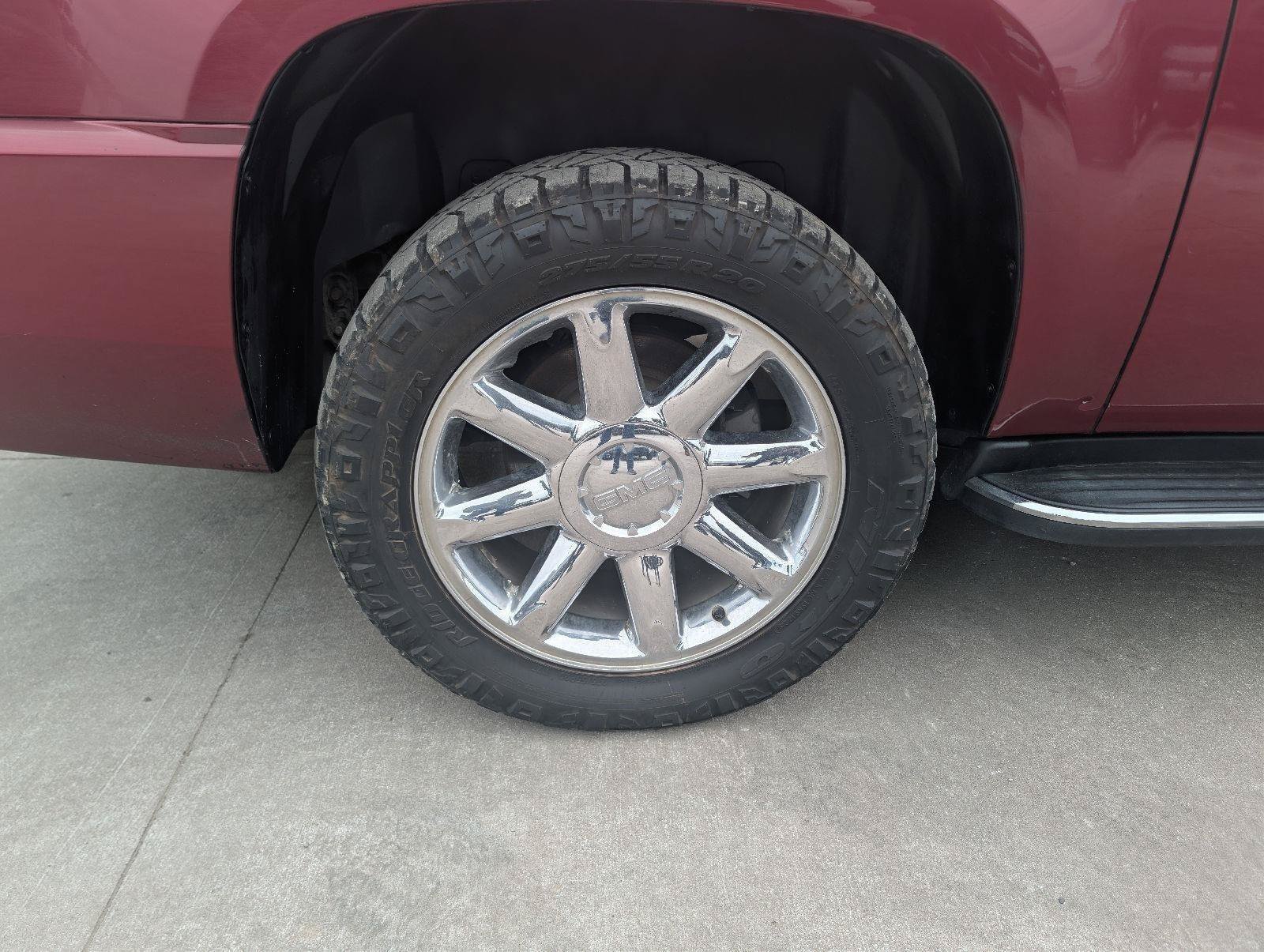 Used 2011 GMC Yukon XL Denali AWD/4WD image 13