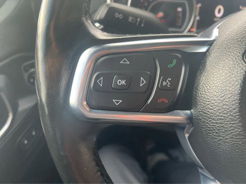 Used 2020 Jeep Wrangler Unlimited Sahara image 20