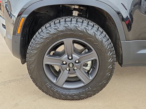 Used 2023 Land Rover Defender 110 image 5