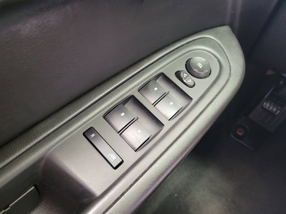 Used 2015 GMC Acadia SLE FWD image 27