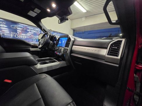 Used 2022 Ford F250 Lariat w/ Black Appearance Package image 27