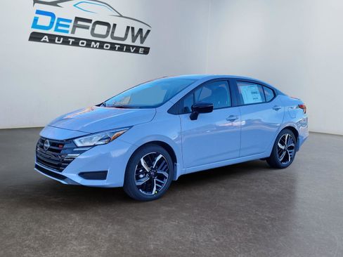 New 2025 Nissan Versa SR w/ Trunk Package image 7