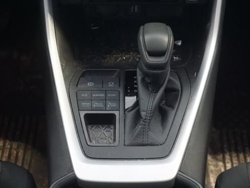 Used 2024 Toyota RAV4 XLE w/ Convenience Package AWD/4WD image 22
