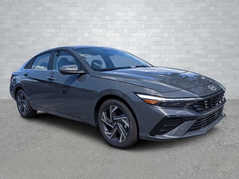 New 2025 Hyundai Elantra Limited image 2