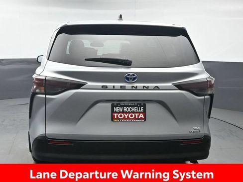 Certified 2023 Toyota Sienna XLE w/ Protection Package (TMS) FWD image 5