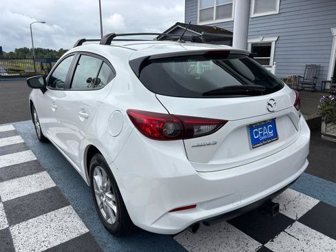 Used 2017 MAZDA MAZDA3 Sport FWD image 3