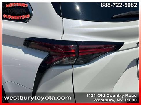 Used 2021 Toyota Sienna XLE AWD/4WD image 34