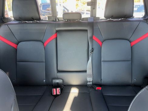 Used 2024 Chevrolet Colorado Z71 w/ Z71 Convenience Package 2 image 18